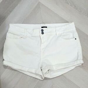 Rue 21, Womans white Denim, Patriotic Shorts, Size 15/16